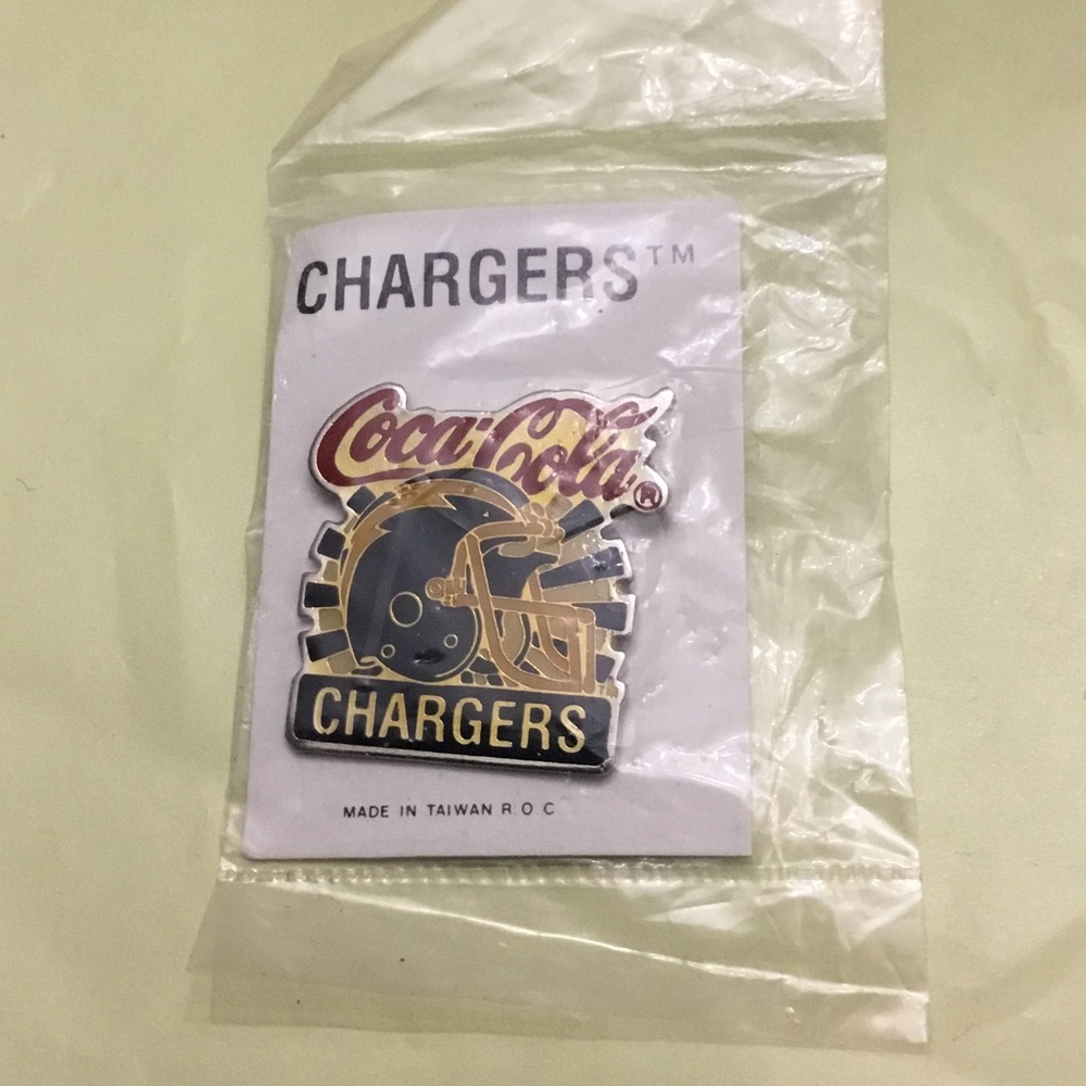 Vintage 1985 Coca Cola NFL chargers collectors pin